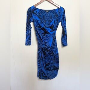 La petite robe Chiara Boni 3/4 sleeve pattern blue black sheath dress size US XS